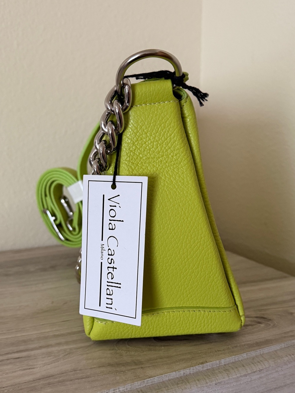 Viola Castellani Chartreuse Leather Bag with Silver Chain - Picture 7 of 15